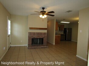 3007 Kestrel Dr in Austin, TX - Foto de edificio - Building Photo