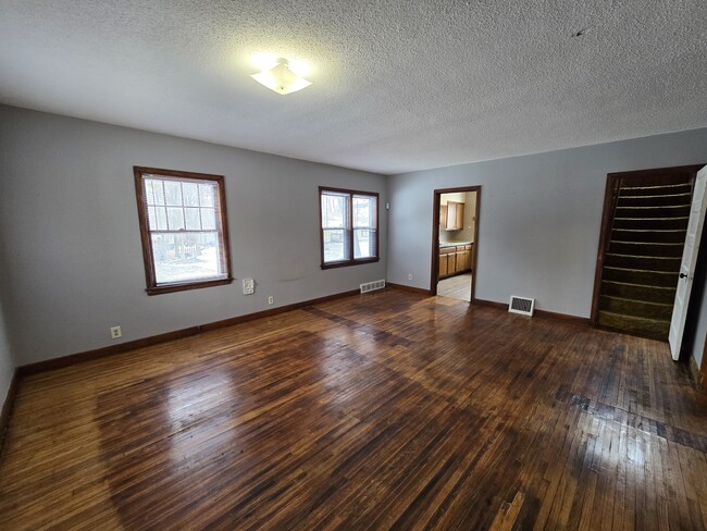 401 Charles St in Waterloo, IA - Building Photo - Building Photo