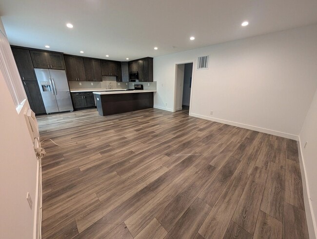 739 N Sweetzer Ave in Los Angeles, CA - Building Photo - Building Photo