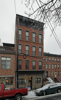 515 Manila St in Jersey City, NJ - Foto de edificio - Building Photo