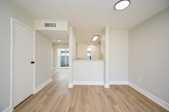 260 El Dorado Blvd in Webster, TX - Building Photo - Building Photo