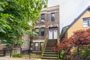 2031 W Moffat St, Unit 2 in Chicago, IL - Building Photo