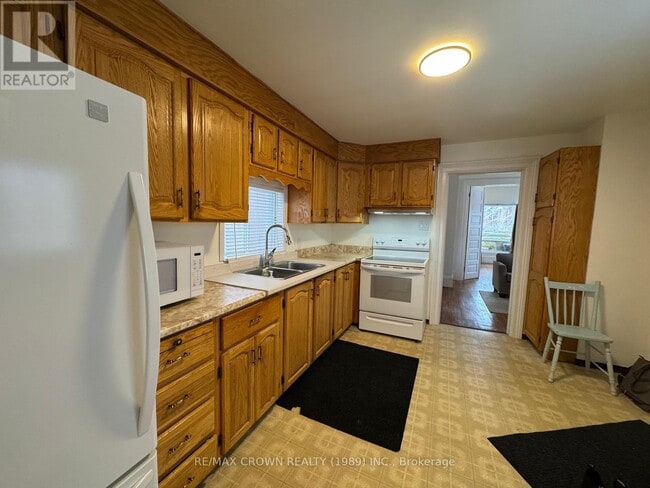 657 McIntyre St W in North Bay, ON - Building Photo - Building Photo