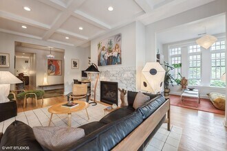 815 W Gunnison St in Chicago, IL - Building Photo - Building Photo