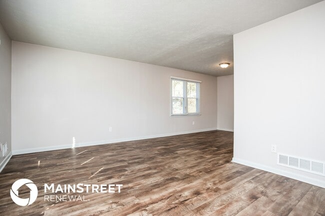 537 Plainville Dr SW in Atlanta, GA - Foto de edificio - Building Photo