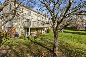 5611 Drake Hollow Dr in West Bloomfield, MI - Building Photo - Building Photo