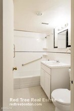 101 Monmouth St in Brookline, MA - Foto de edificio - Building Photo