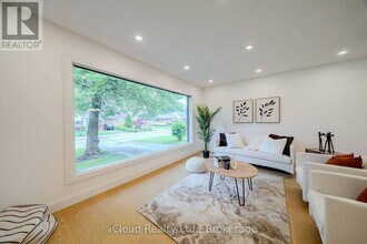 94 Lynvalley Crescent in Toronto, ON - Building Photo - Building Photo