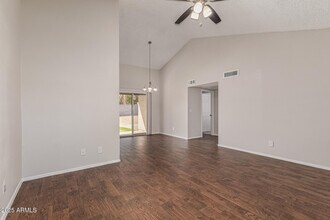 950 E Wickieup Ln in Phoenix, AZ - Building Photo - Building Photo