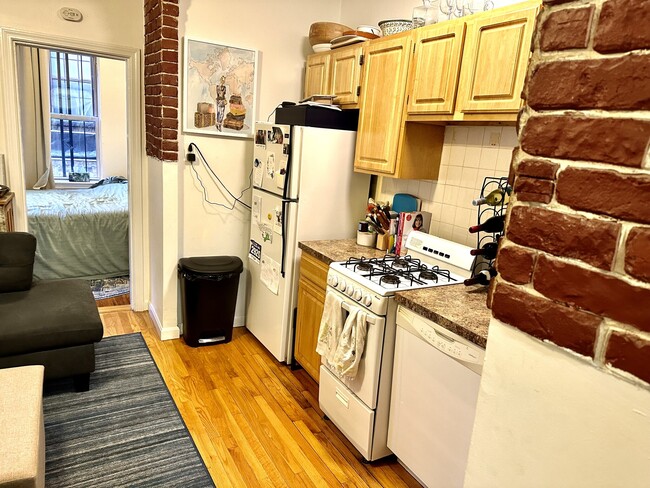 28 Myrtle St in Boston, MA - Building Photo - Building Photo
