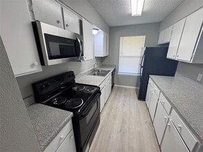2426 W Northgate Dr in Irving, TX - Foto de edificio - Building Photo