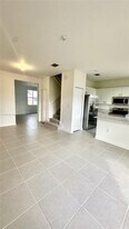 2713 SE 26th Rd in Homestead, FL - Building Photo