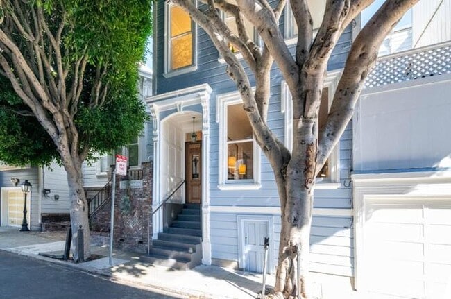 property at 18 Orben Pl