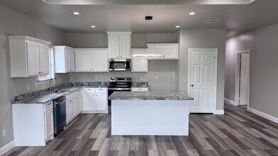 813 Sayle St in Greenville, TX - Building Photo - Building Photo