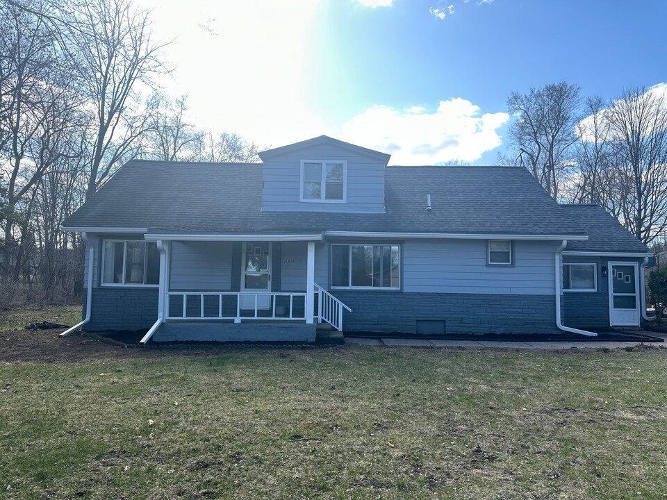 2638 Frankson Ave in Rochester Hills, MI - Building Photo