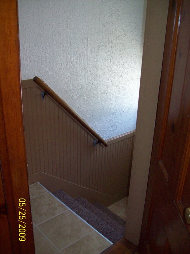 1320 Cranston St, Unit 1st floor in Cranston, RI - Building Photo - Building Photo