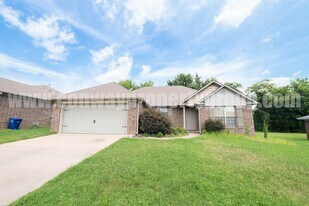 2820 Longbow Ln in Conway, AR - Building Photo