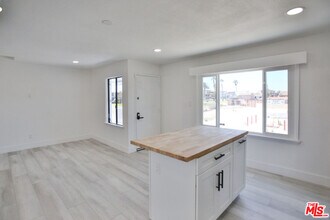 17165 Pacific Coast Hwy in Huntington Beach, CA - Building Photo - Building Photo
