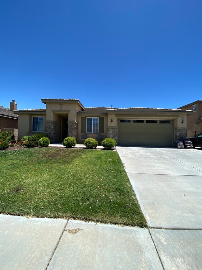 property at 1258 Wellington Dr