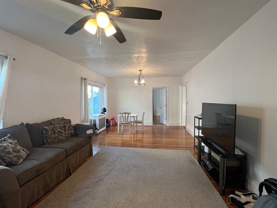 39 Cummings Ave in Quincy, MA - Building Photo