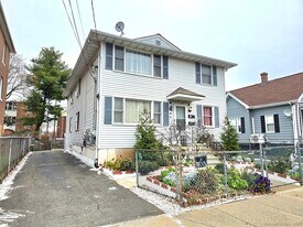 24 Acorn St in New Britain, CT - Building Photo
