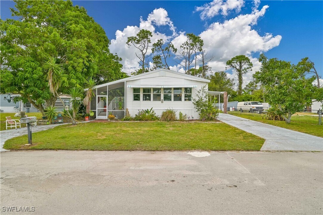 19621 N Tamiami Trl in North Fort Myers, FL - Building Photo