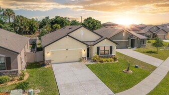 548 Coyote Dr in Cocoa, FL - Building Photo