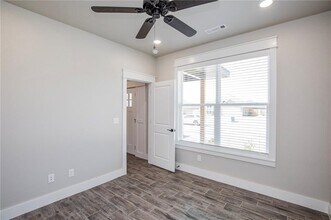 104 White Oak St in Gentry, AR - Building Photo - Building Photo