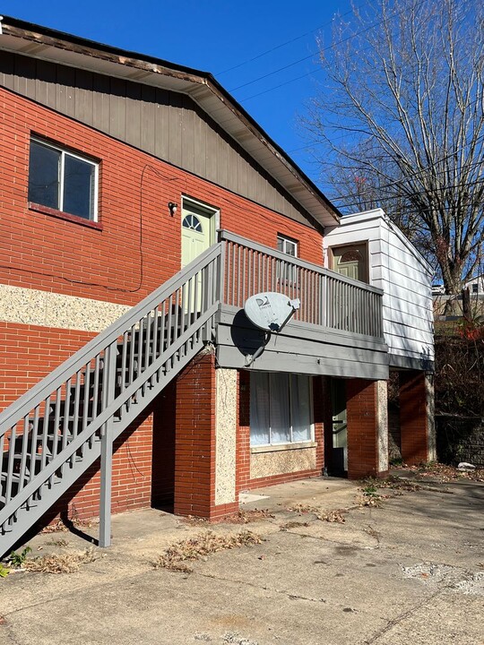 100 Woodland Rd-Unit -Unit 4 in Mingo Junction, OH - Building Photo