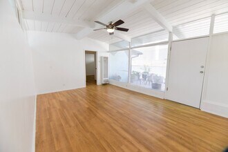 139 W Canada in San Clemente, CA - Foto de edificio - Building Photo