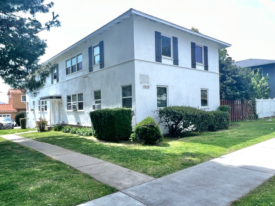 1808 W Glenoaks Blvd in Glendale, CA - Foto de edificio