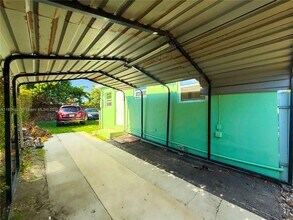 1141 NE 154th Terrace in North Miami Beach, FL - Building Photo - Building Photo