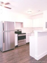 1335 SW 8th St-Unit -3 in Miami, FL - Building Photo - Building Photo