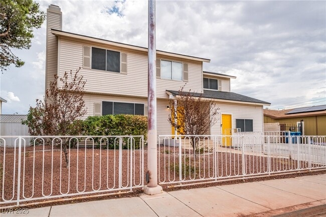 property at 3955 Savoy Ct