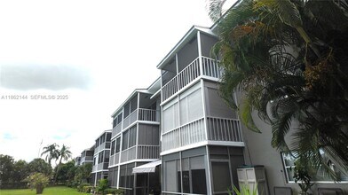 5200 Washington St in Hollywood, FL - Building Photo - Building Photo