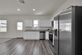 14818 Calderon Dr in Montgomery, TX - Foto de edificio - Building Photo