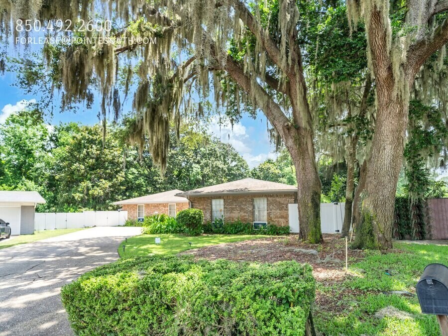 333 Jonquil Cir in Fort Walton Beach, FL - Building Photo