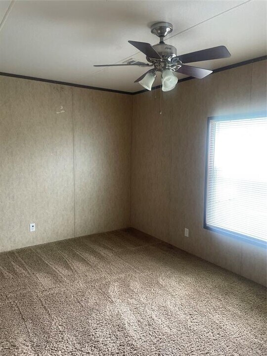 10758 FM457 in Bay City, TX - Building Photo