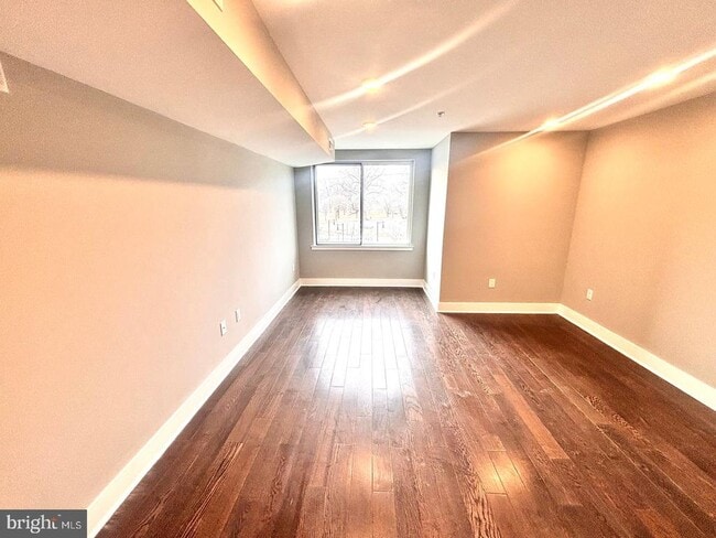 3255 Ridge Ave in Philadelphia, PA - Foto de edificio - Building Photo