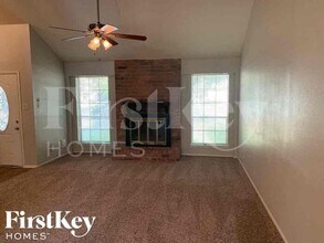 15310 Meadow Village Dr in Houston, TX - Building Photo - Building Photo