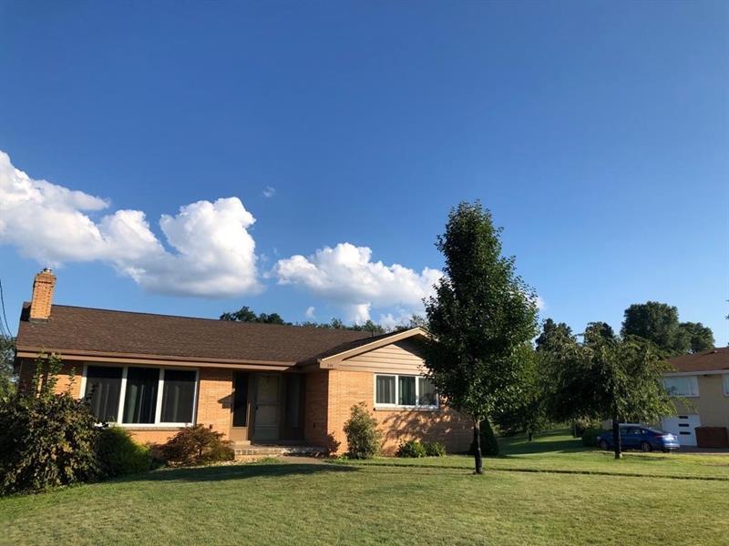 335 Commonwealth Ave in West Mifflin, PA - Foto de edificio