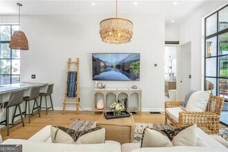 1008 Albion Ave NE, Unit CARRIAGE HOU in Atlanta, GA - Building Photo - Building Photo