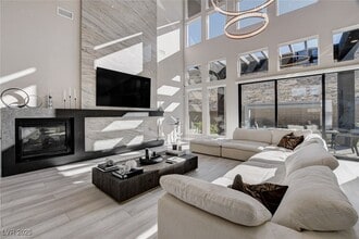 5289 Feathertop Dr in Las Vegas, NV - Building Photo - Building Photo