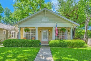 723 Dumont St in Dallas, TX - Building Photo