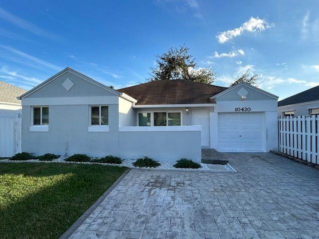 10420 SW 207th St in Cutler Bay, FL - Building Photo - Building Photo