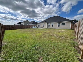 629 Indigo Johnston Dr in Jacksonville, NC - Building Photo - Building Photo