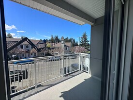 660 Beach Rd in Qualicum Beach, BC - Building Photo
