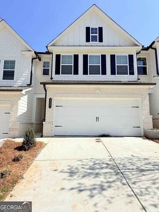 2557 Adventure Way in Atlanta, GA - Building Photo