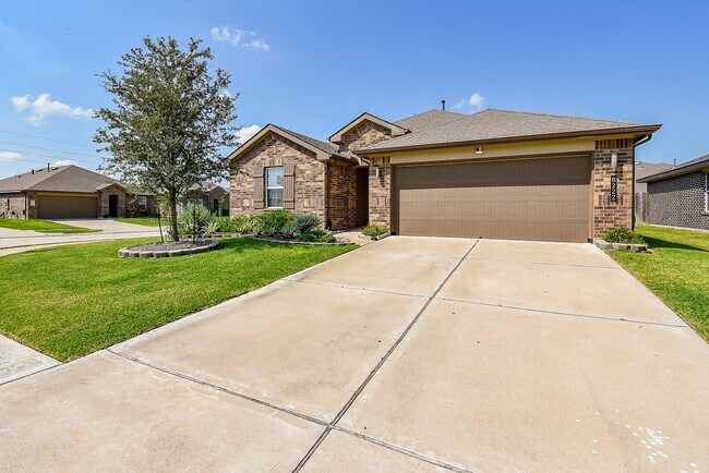 8222 Hush Hts Dr in Arcola, TX - Building Photo - Building Photo