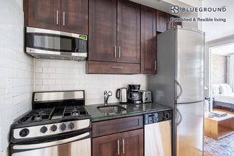 535 Hudson St in New York, NY - Building Photo - Building Photo